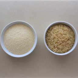 Bild zu Unterschied zwischen Quinoa und Couscous

